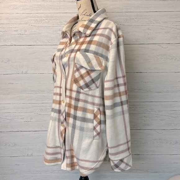 NWT Cole Fleece Shacket by Altar’d State - Picture 5 of 9